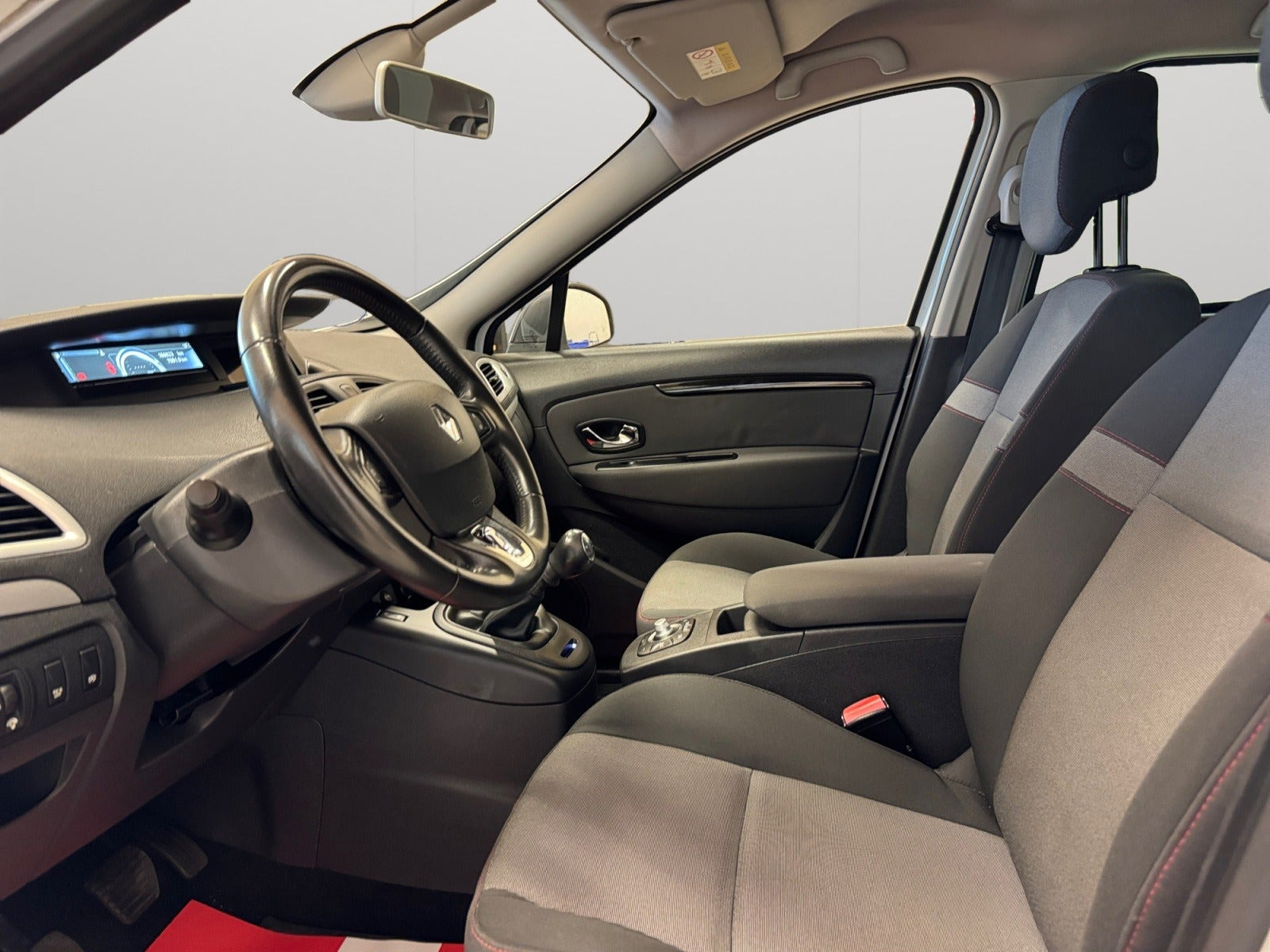 Hvid Renault Grand Scenic III fra 2014