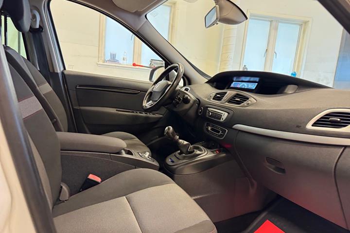 Hvid Renault Grand Scenic III fra 2014