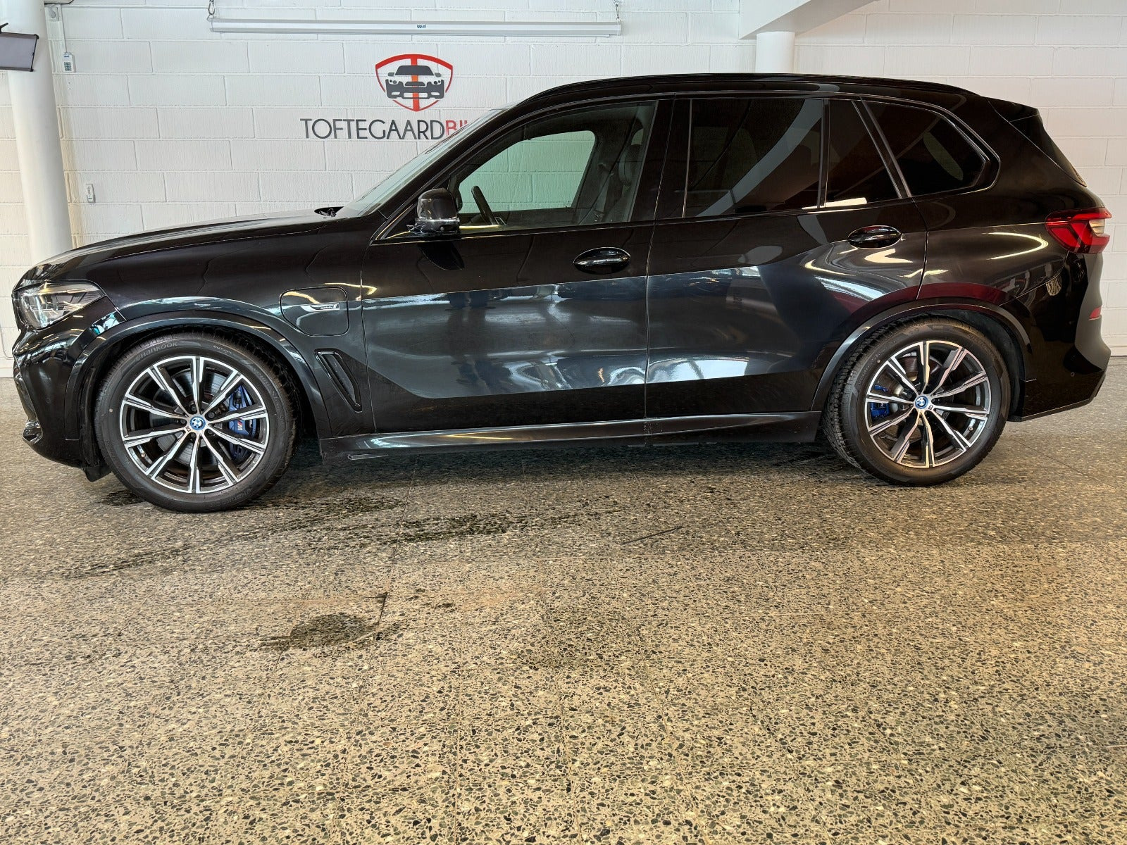 Sort BMW X5 fra 2022