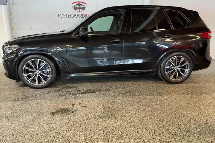 Sort BMW X5 fra 2022