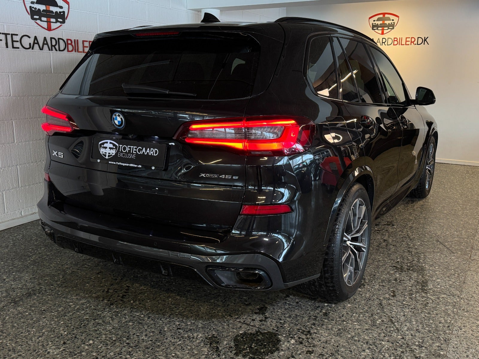 Sort BMW X5 fra 2022