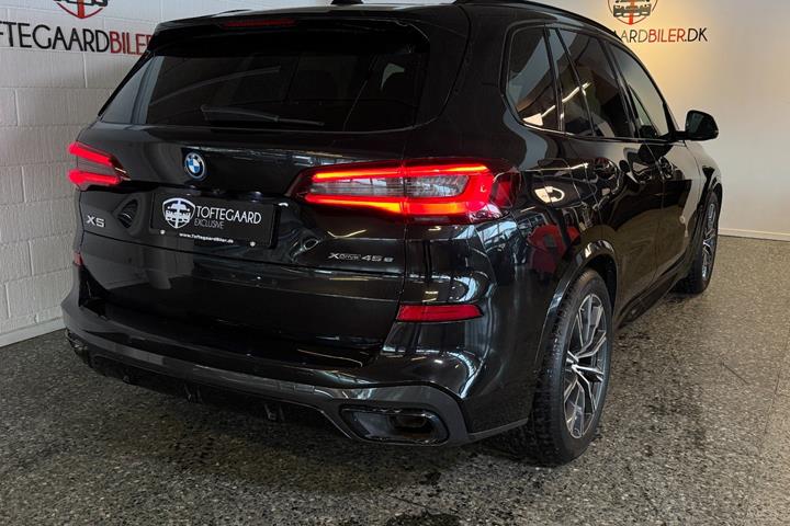 Sort BMW X5 fra 2022