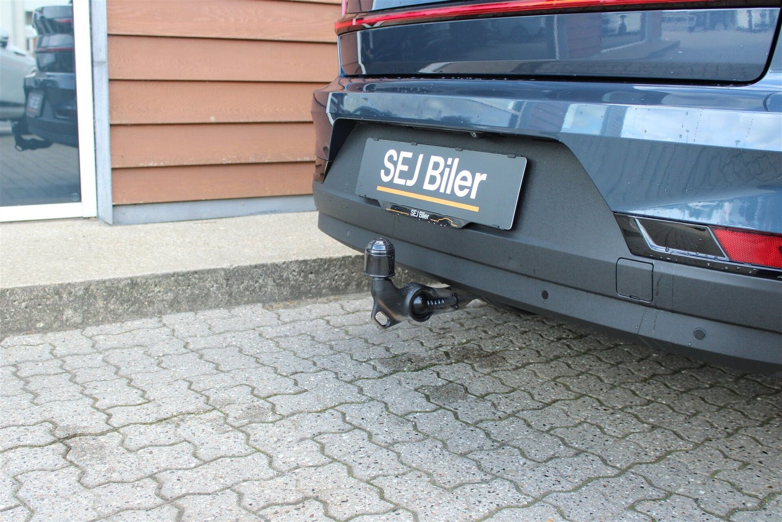 Blå Polestar 2 fra 2024
