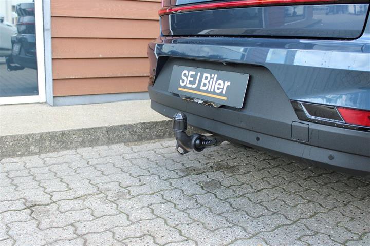 Blå Polestar 2 fra 2024