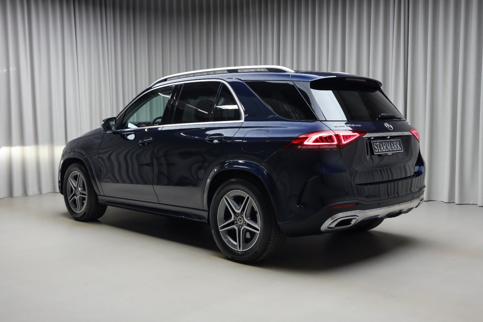 Blå Mercedes GLE350 de fra 2022