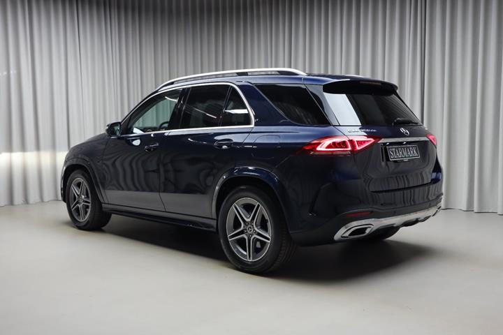 Blå Mercedes GLE350 de fra 2022