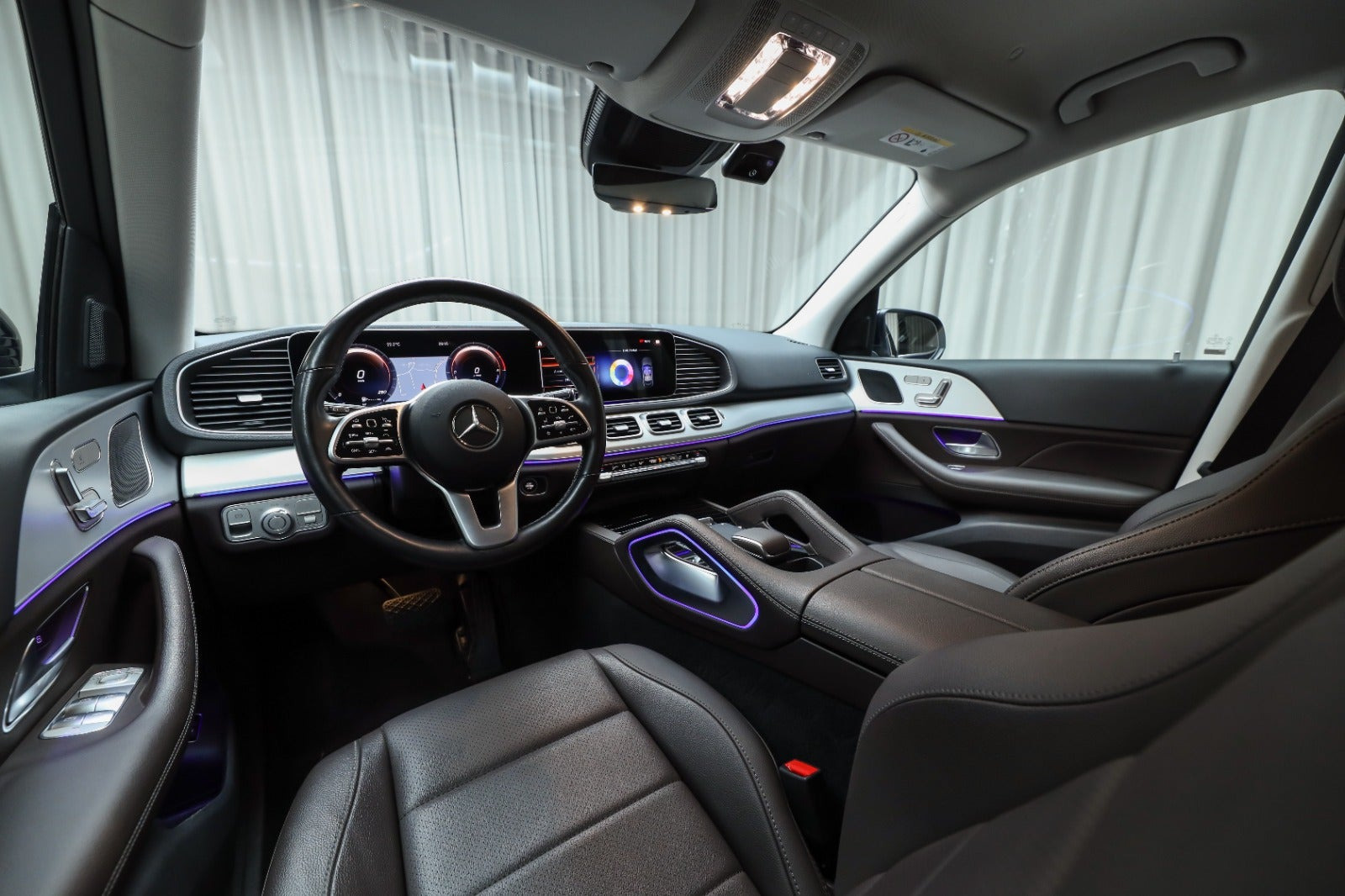 Blå Mercedes GLE350 de fra 2022