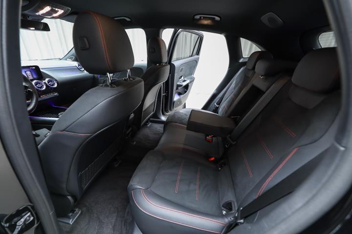 Sort Mercedes EQA250+ fra 2026