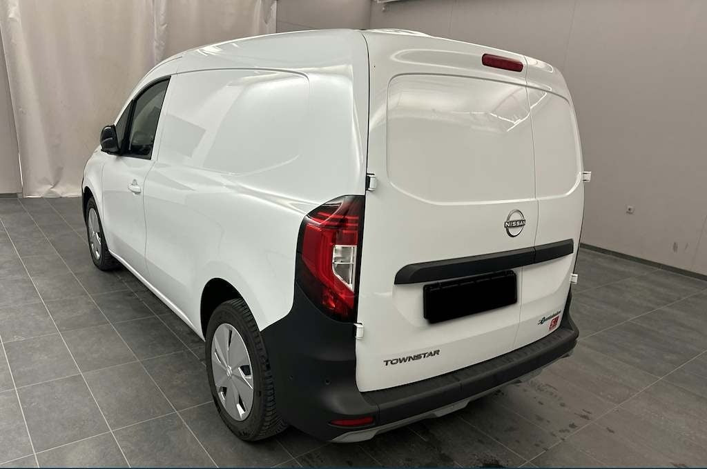 Hvid Nissan Townstar fra 2023