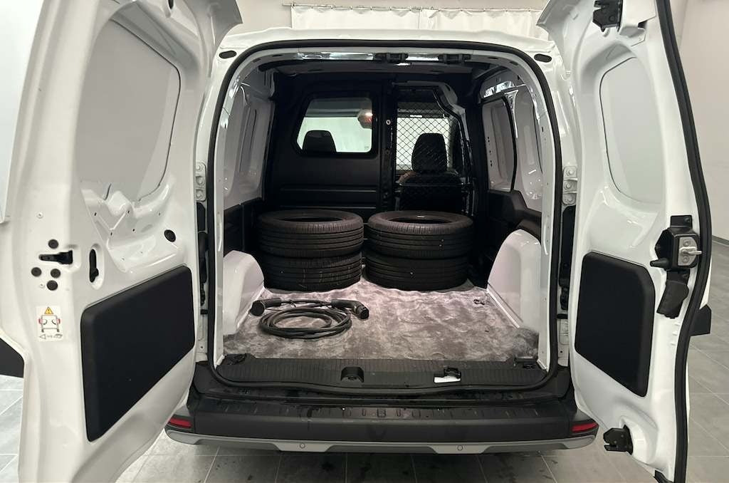 Hvid Nissan Townstar fra 2023