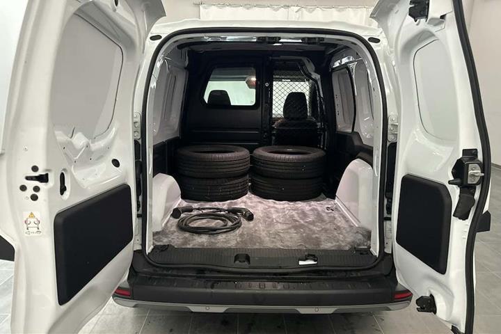 Hvid Nissan Townstar fra 2023