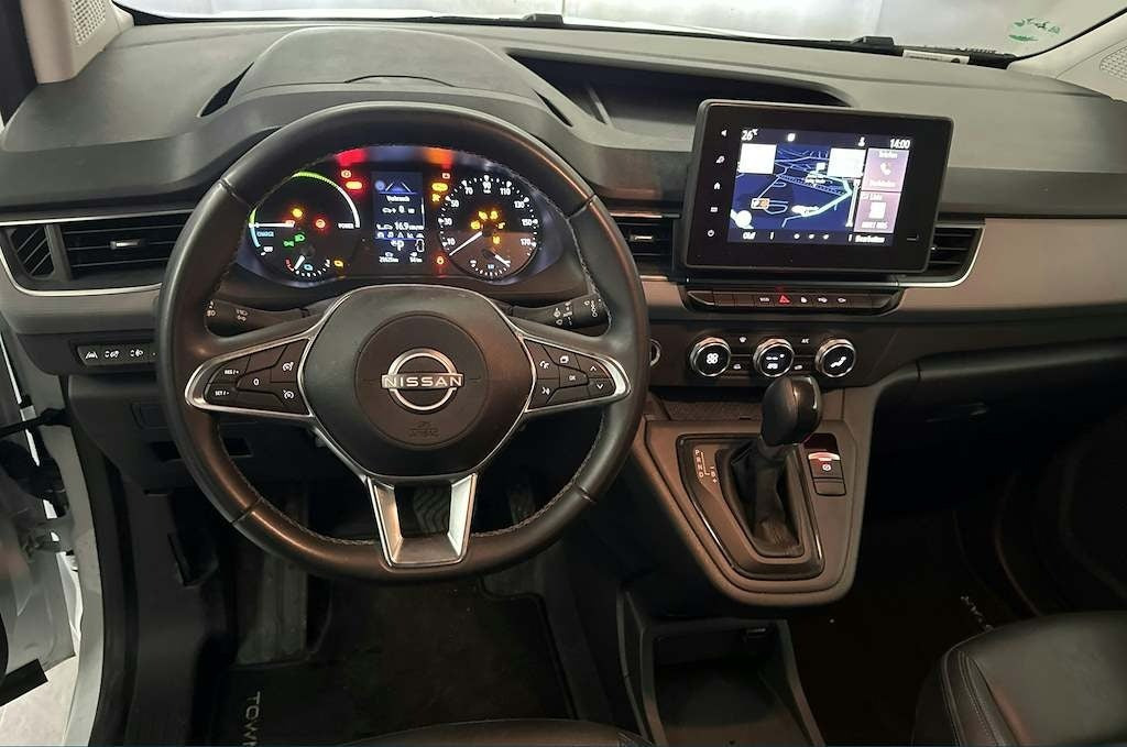 Hvid Nissan Townstar fra 2023