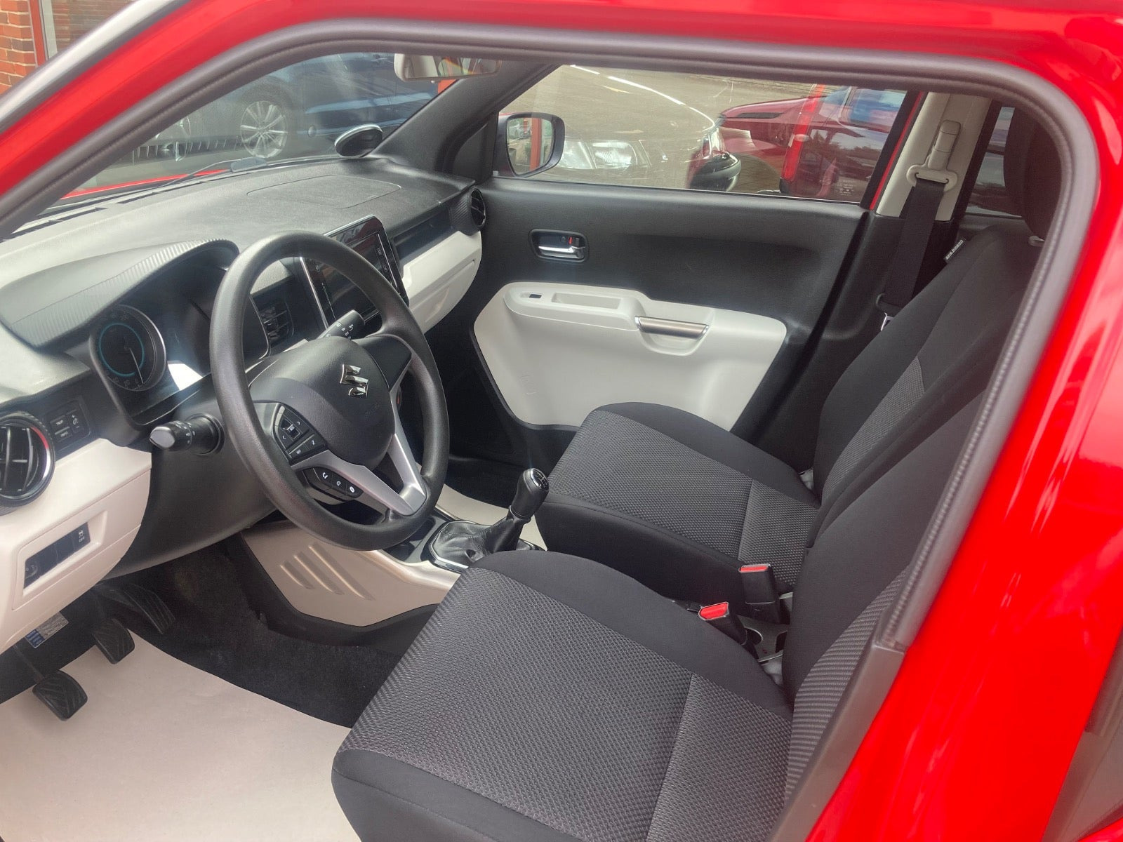 Rød Suzuki Ignis fra 2017