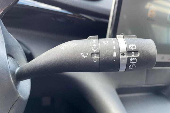 Hvid BYD Dolphin fra 2023