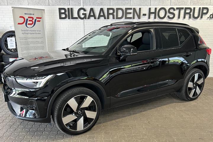 Sort Volvo XC40 fra 2023