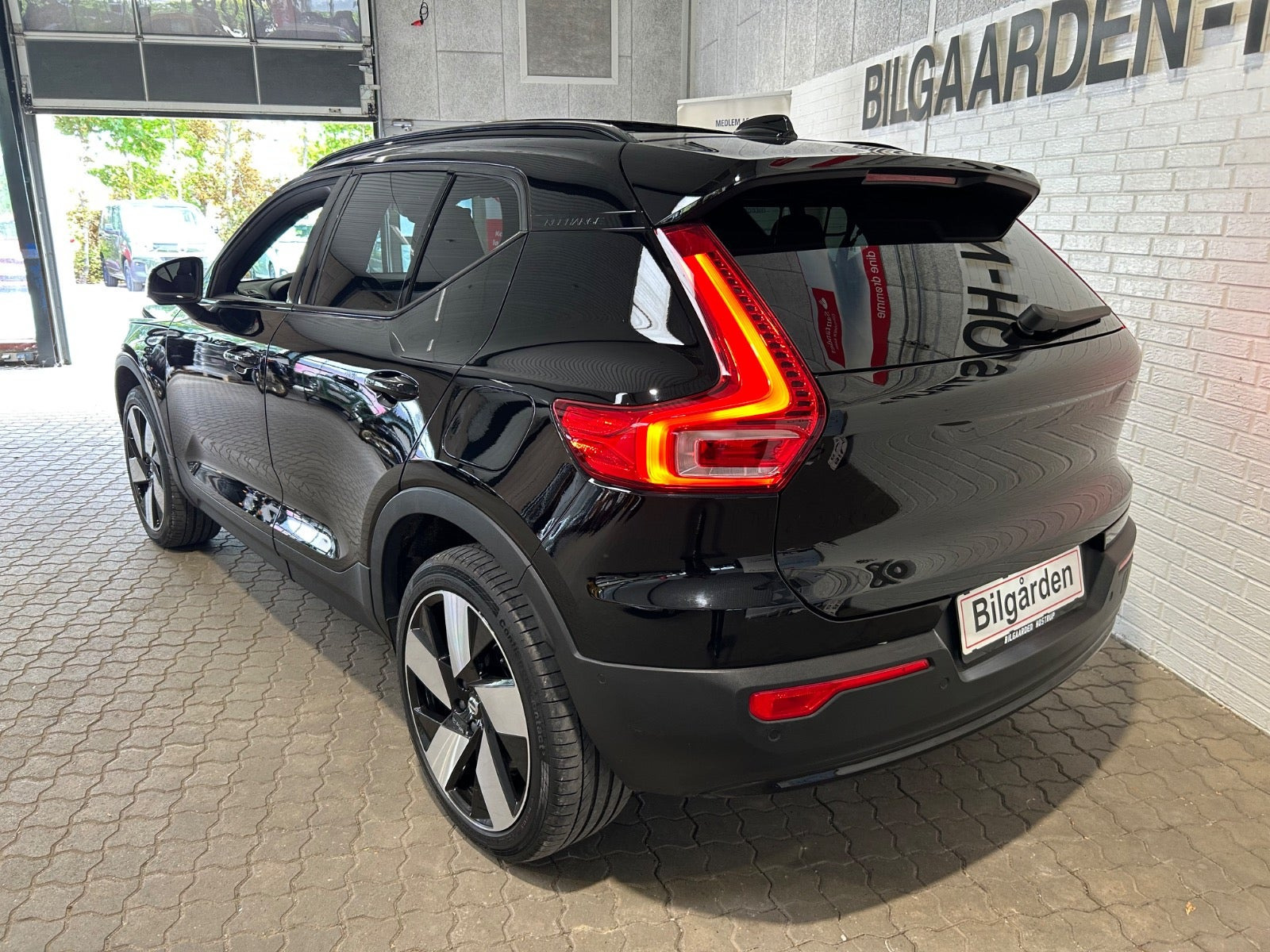 Sort Volvo XC40 fra 2023