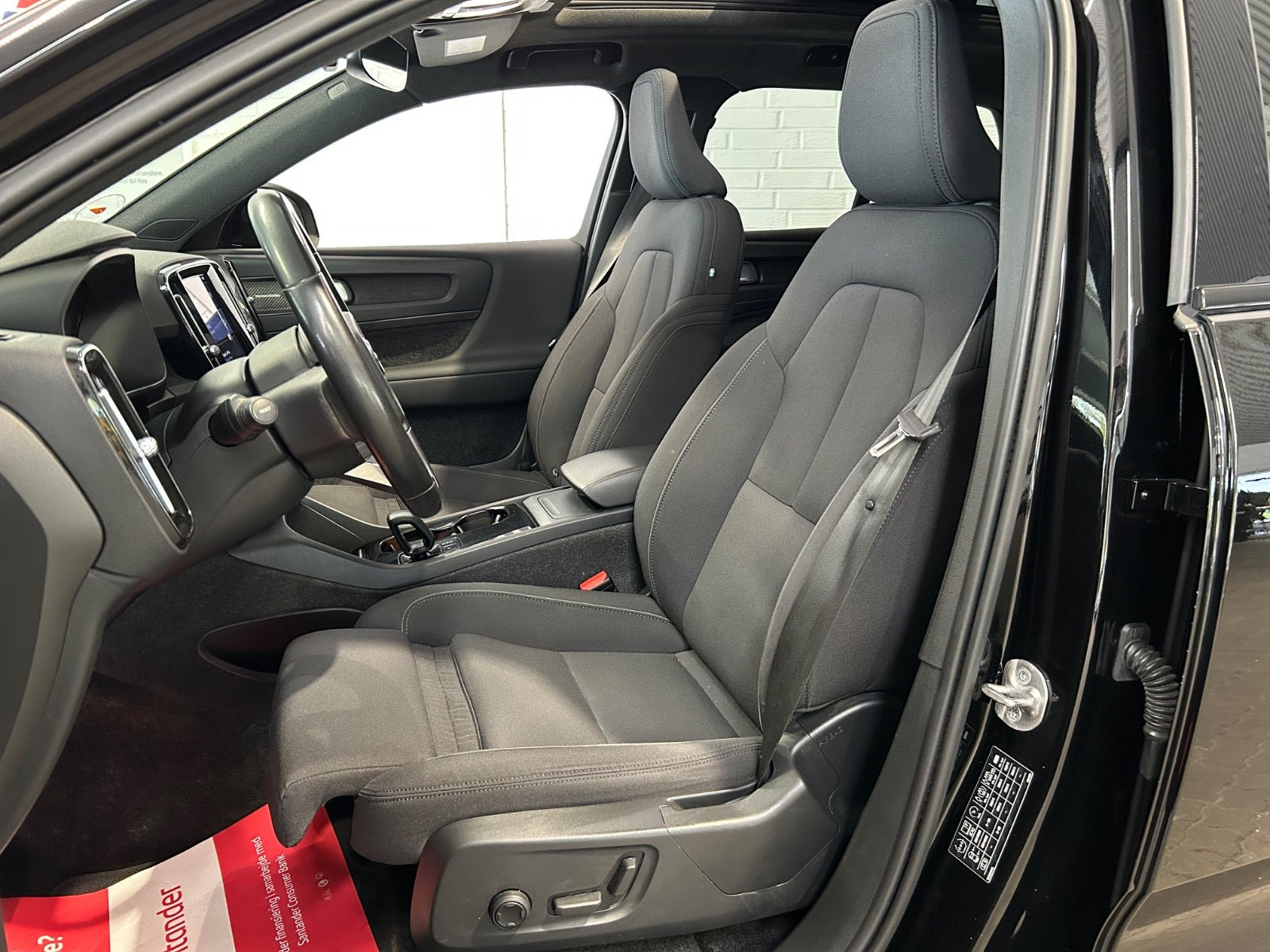 Sort Volvo XC40 fra 2023