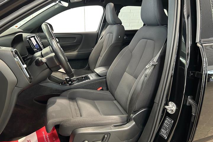 Sort Volvo XC40 fra 2023