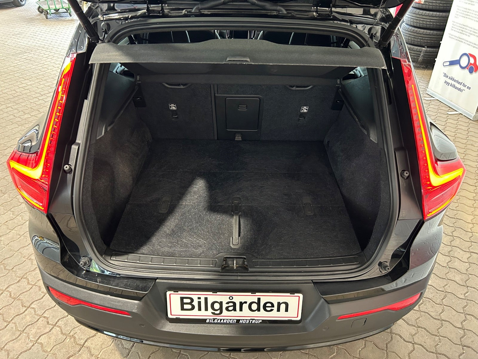Sort Volvo XC40 fra 2023