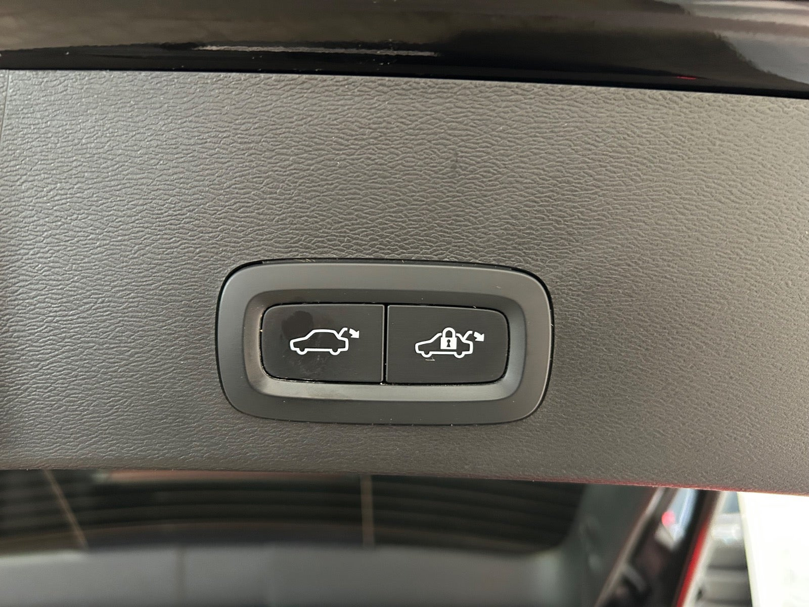 Sort Volvo XC40 fra 2023