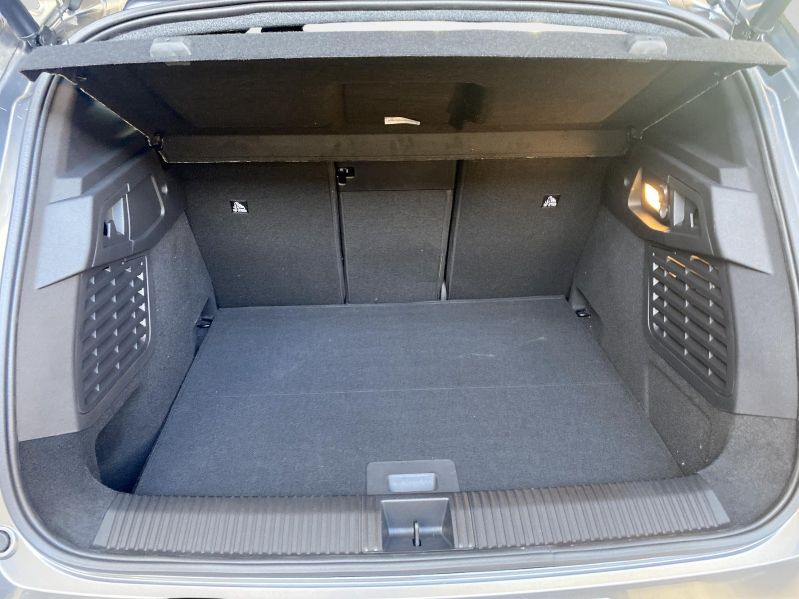 Grå Renault Scenic E-Tech fra 2026