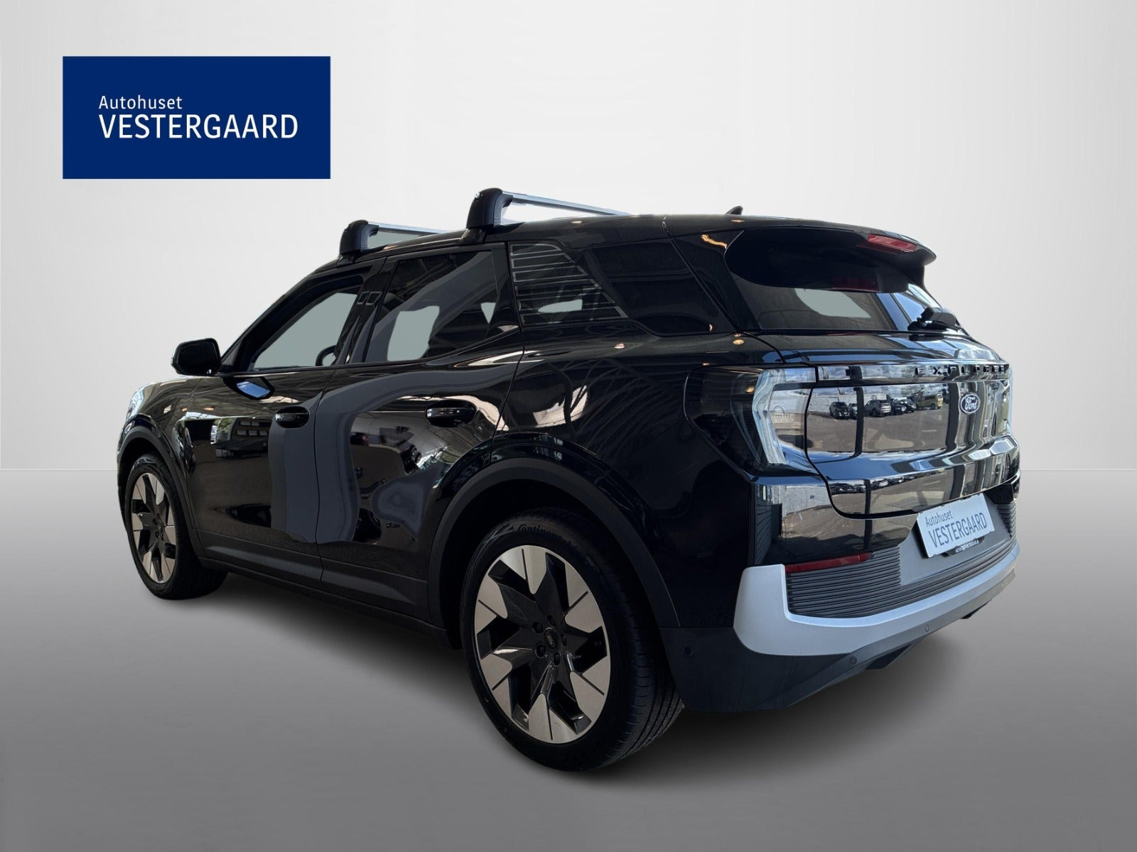 Sort Ford Explorer fra 2026