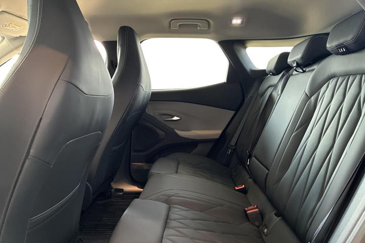 Sort Ford Explorer fra 2026
