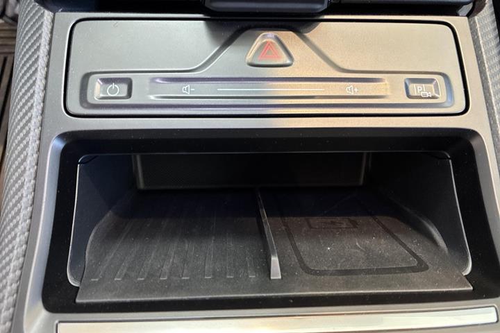 Sort Ford Explorer fra 2026