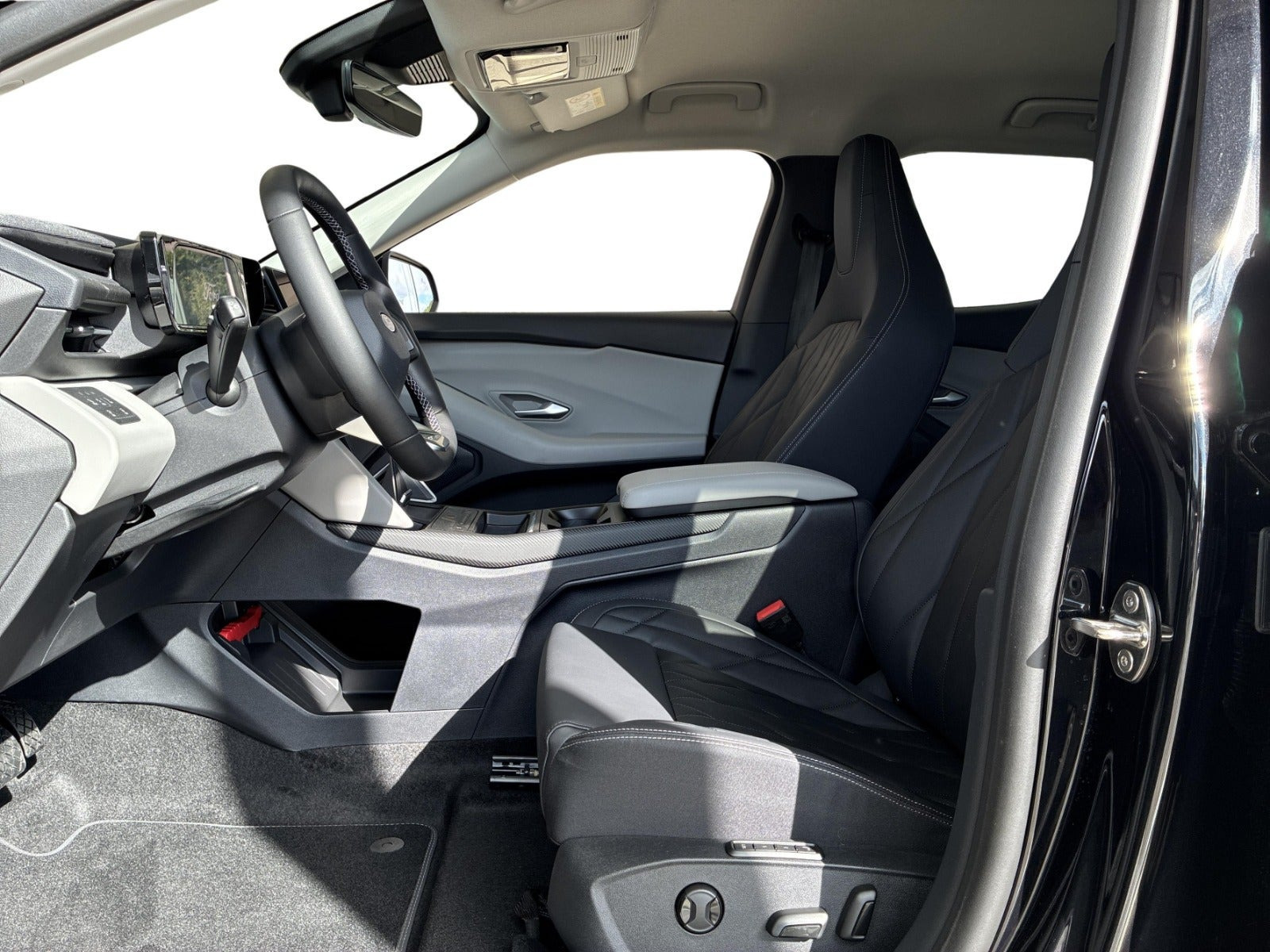 Sort Ford Explorer fra 2026