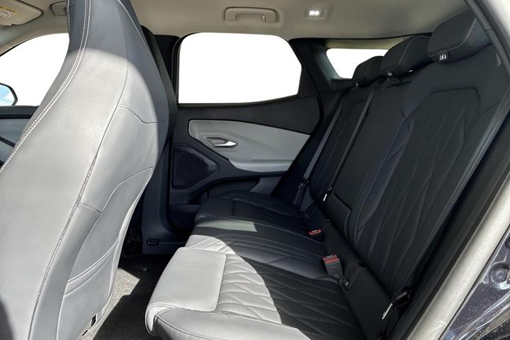 Sort Ford Explorer fra 2026