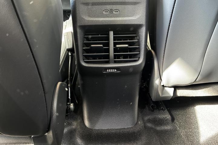 Sort Ford Explorer fra 2026
