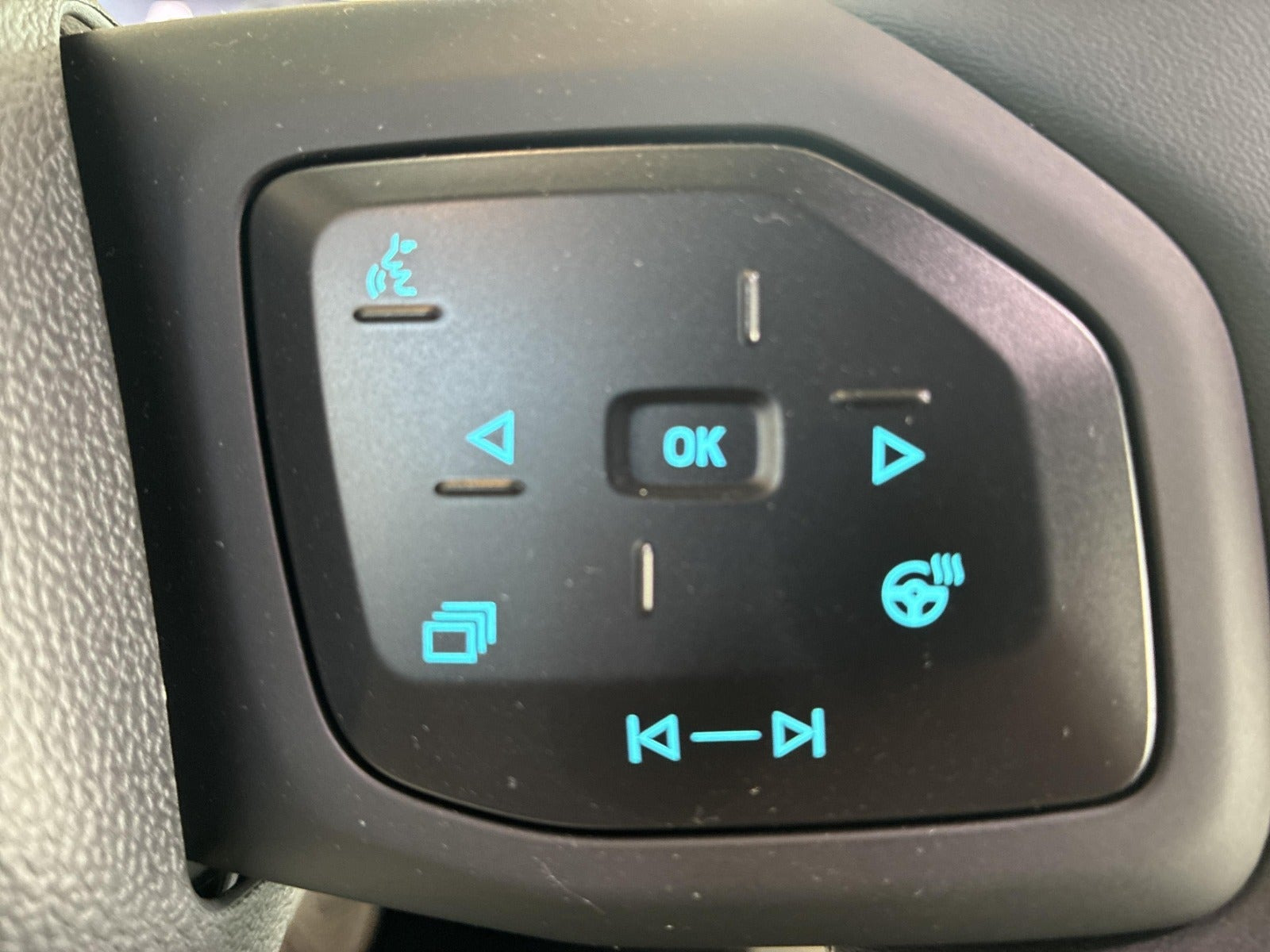 Grå Ford Explorer fra 2026