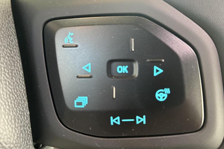 Grå Ford Explorer fra 2026
