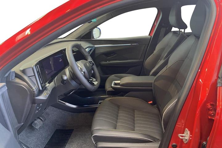 Rød Renault Scenic E-Tech fra 2026