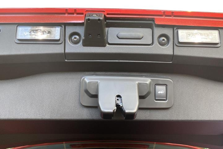 Rød Renault Scenic E-Tech fra 2026