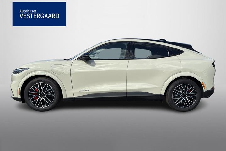 Beige Ford Mustang Mach-E fra 2026