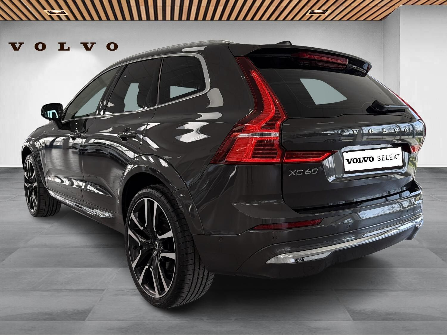 Grå Volvo XC60 fra 2021
