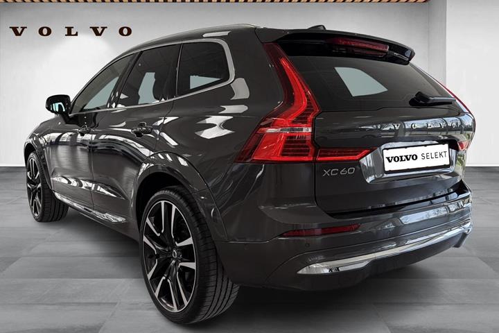 Grå Volvo XC60 fra 2021