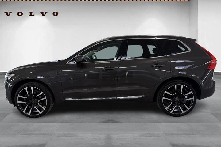 Grå Volvo XC60 fra 2021