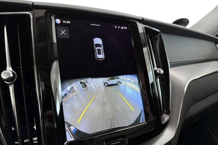 Grå Volvo XC60 fra 2021