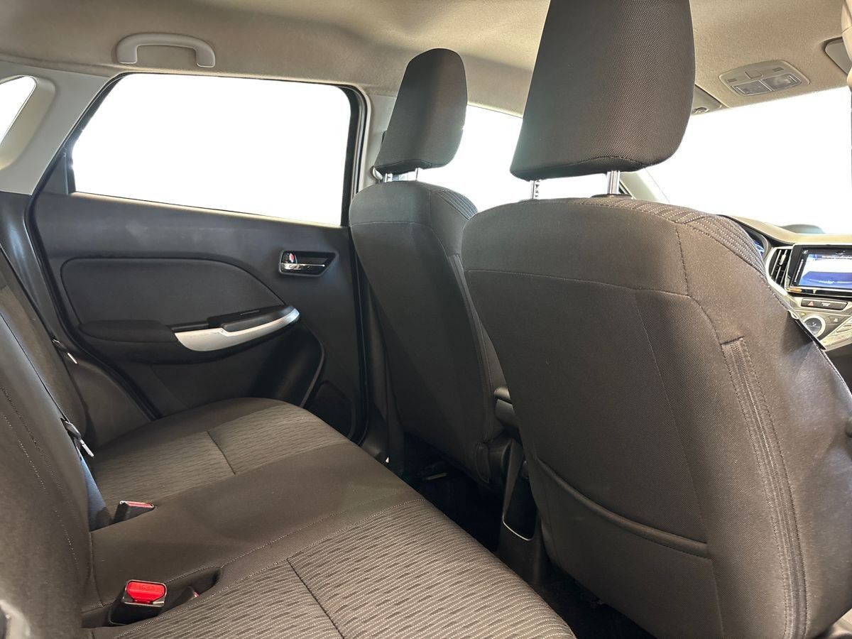 Grå Suzuki Baleno fra 2019