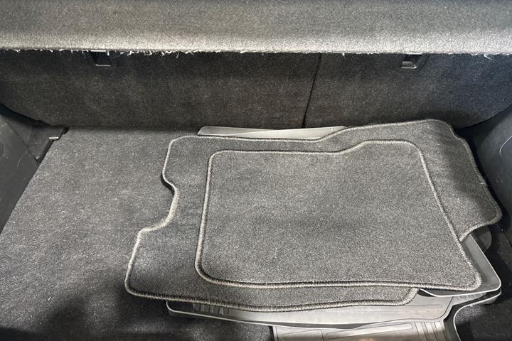 Grå Suzuki Baleno fra 2019