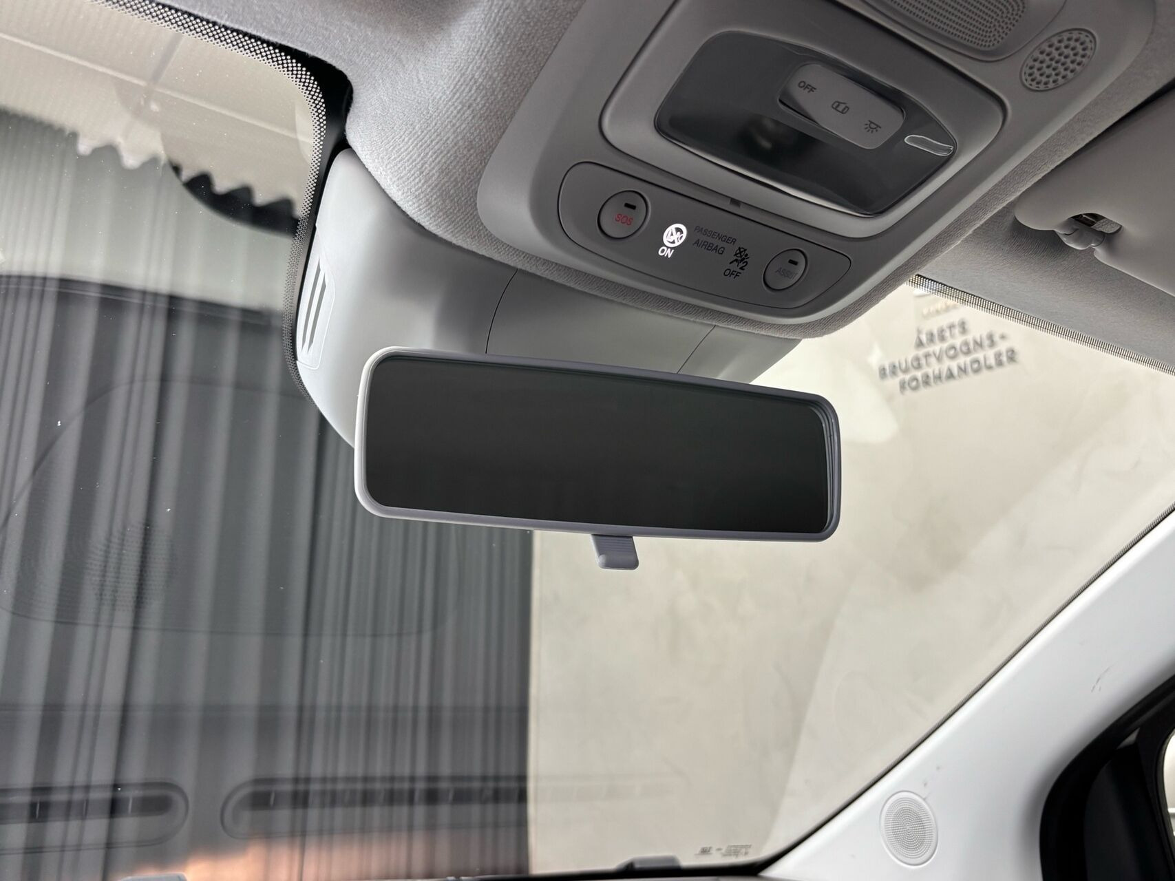 Hvid Fiat 500e fra 2023