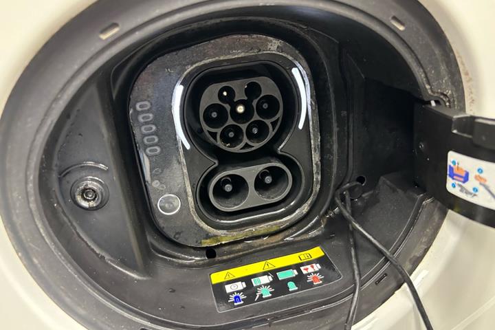 Hvid Fiat 500e fra 2023