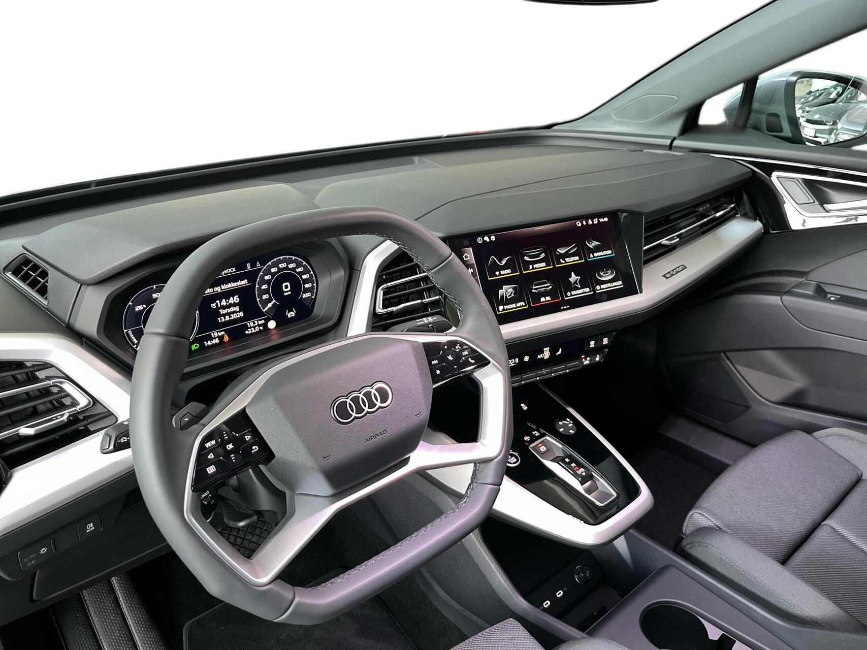 Grå Audi Q4 fra 2026