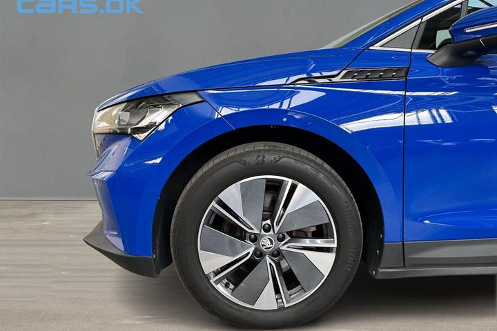 Blå Skoda Enyaq fra 2023