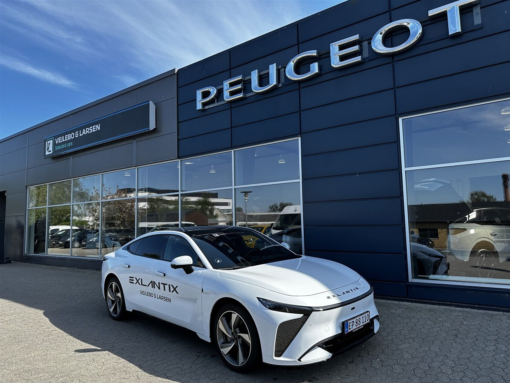 Exlantix ES 77 kWh AWD Ultimate