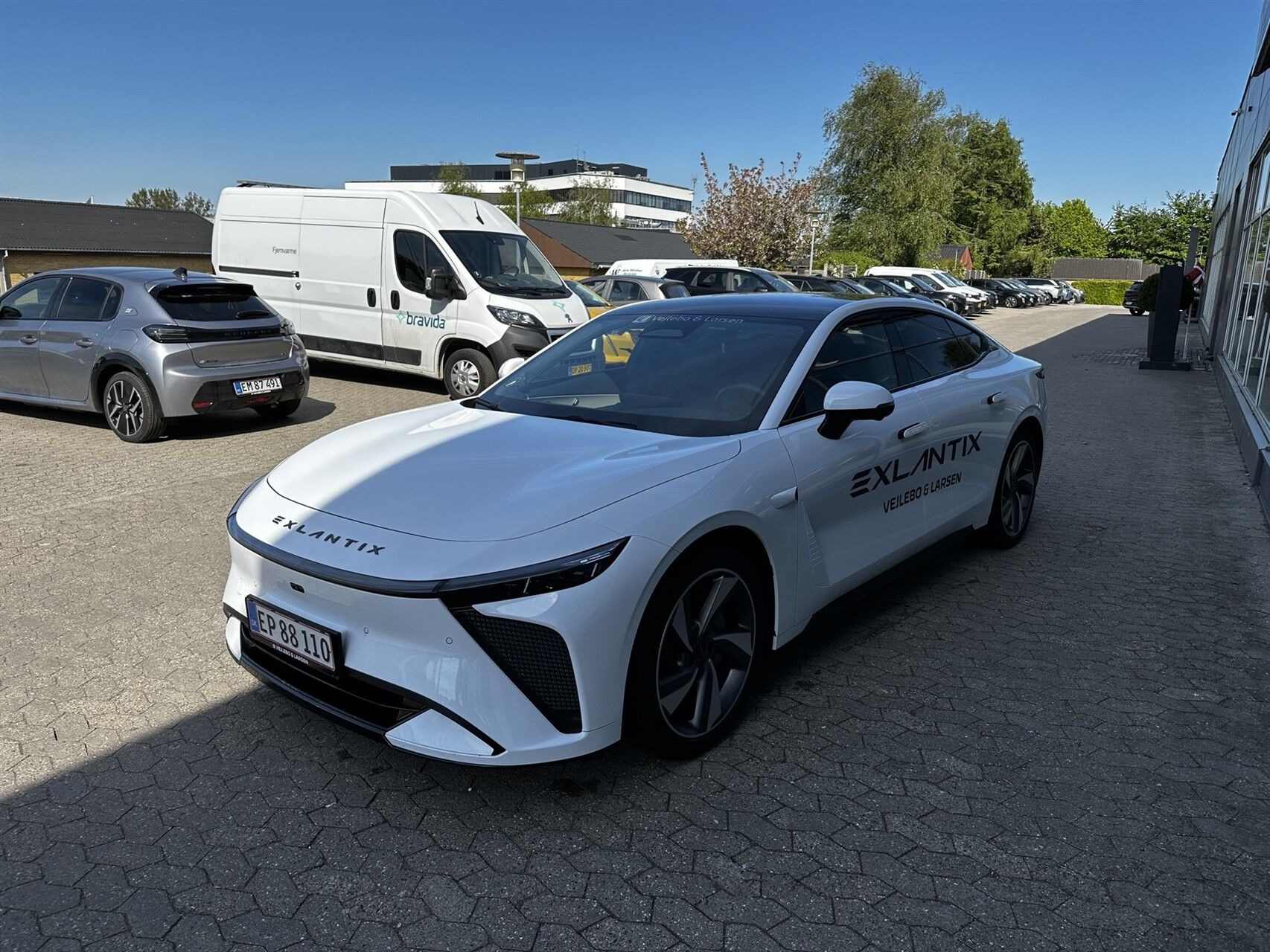 Hvid Exlantix ES fra 2026