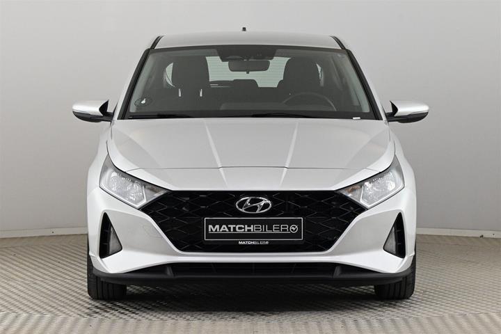 Sølv Hyundai i20 fra 2022