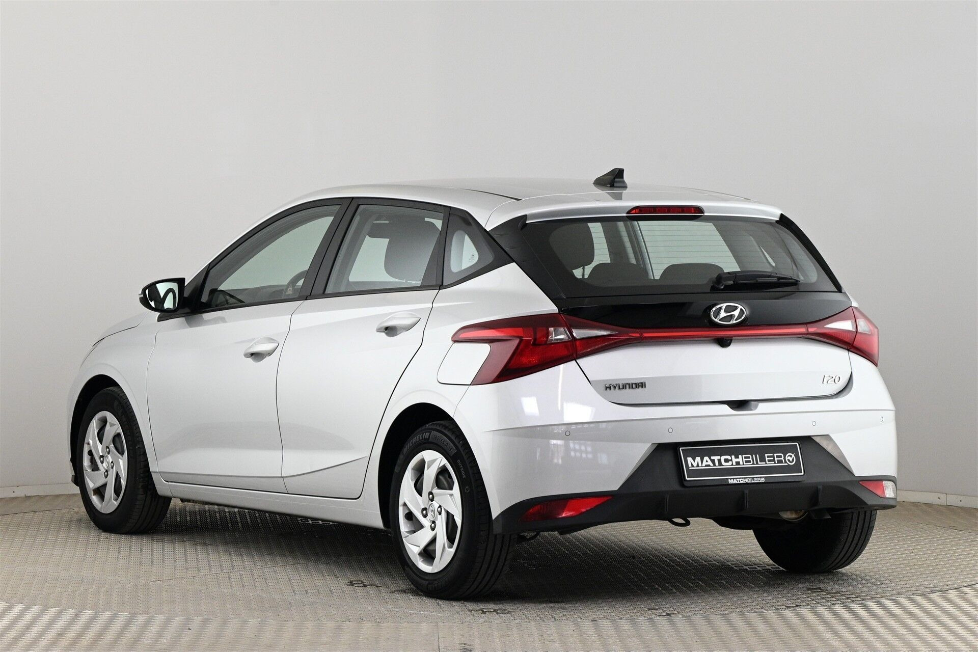 Sølv Hyundai i20 fra 2022